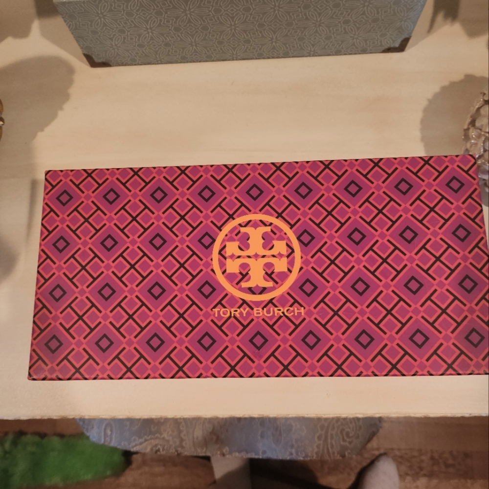 Tory Burch Eleanor Cream Espadrilles with Signature Logo - Picture 5 of 5